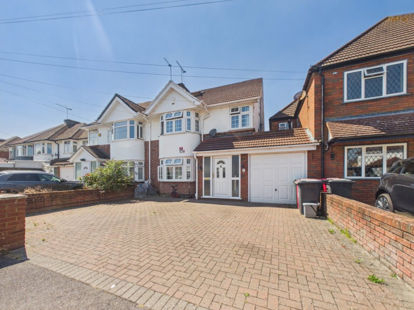 Courtlands Avenue, Langley, Berkshire, SL3