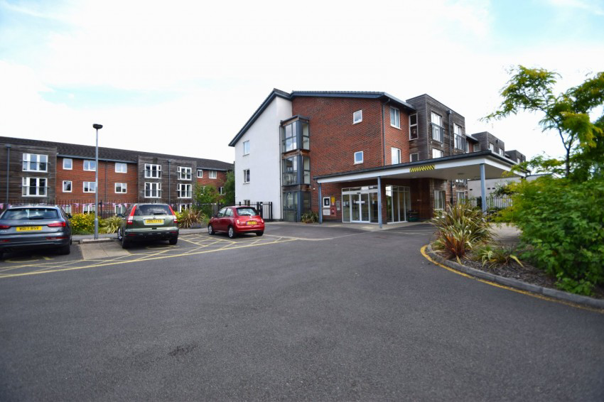 Forest Close, Wexham, Slough, SL2