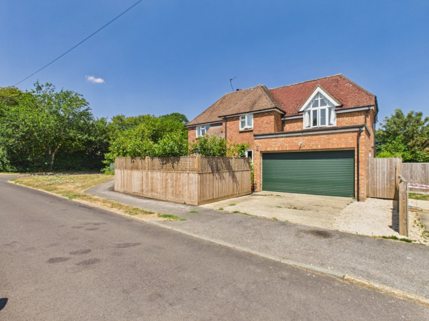 Meadow Way, Hyde Heath, Amersham, HP6