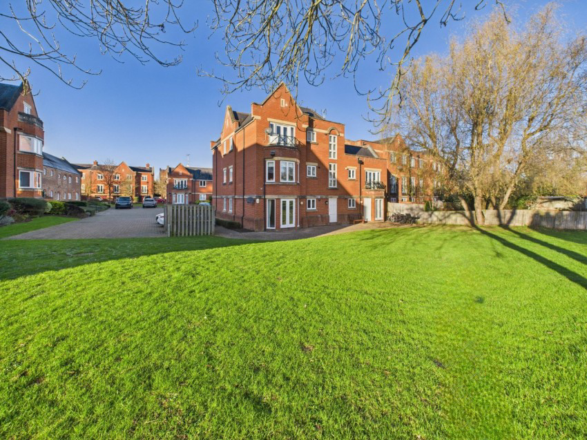 Longbourn, Windsor, Berkshire, SL4