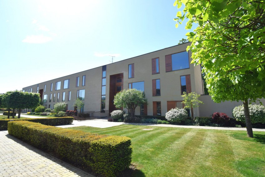 Cliveden Gages, Taplow, SL6