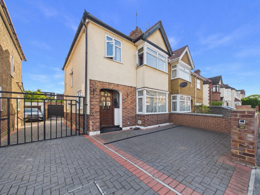 Warfield Road, Feltham, Middlesex, TW14