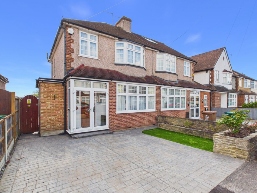 Shortwood Avenue, Staines-Upon-Thames, Surrey, TW18