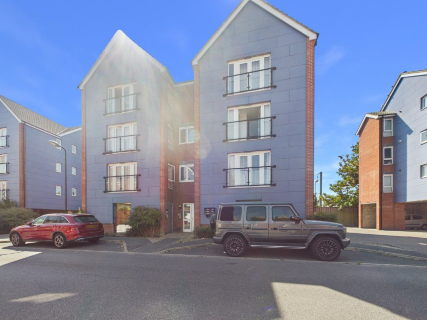 Chadwick Road, Langley, Berkshire, SL3