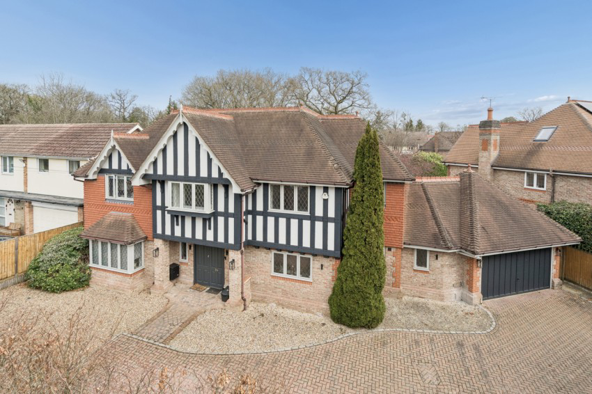 Howards Thicket, Gerrards Cross, Buckinghamshire, SL9