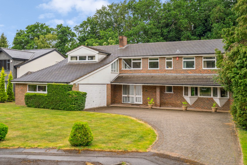 Howards Thicket, Gerrards Cross, Buckinghamshire, SL9