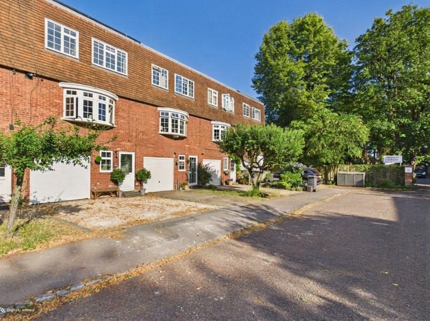 Fieldhead Gardens, Bourne End, Buckinghamshire, SL8
