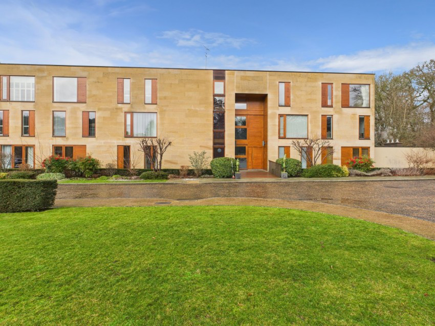 Cliveden Gages, Taplow, Maidenhead, SL6