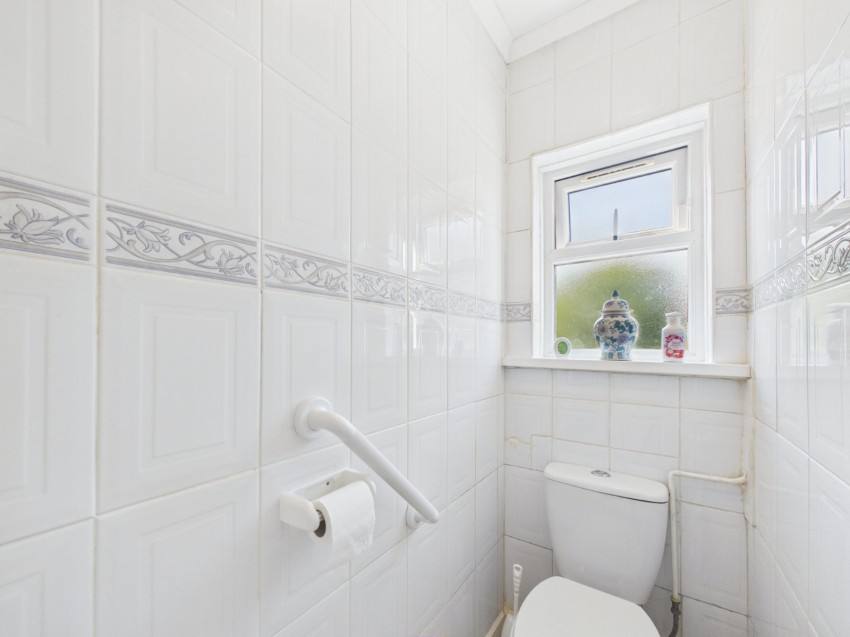 Rosemary Avenue, Hounslow, Middlesex, TW4, photo 15
