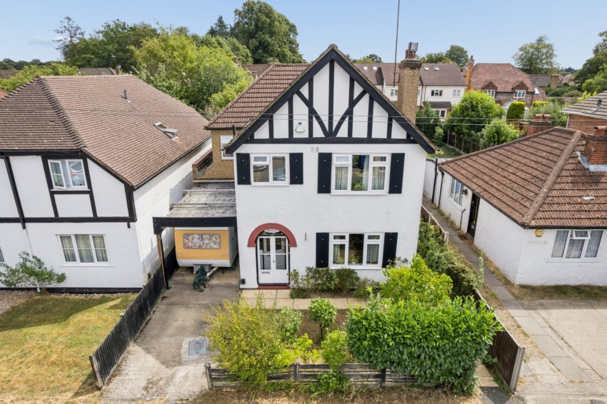 Mid Cross Lane, Chalfont St. Peter, Buckinghamshire, SL9