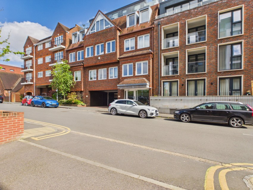 Station Road, Gerrards Cross, Buckinghamshire, SL9