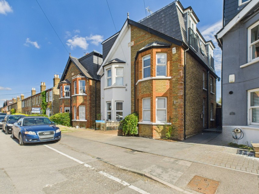 Albany Road, Old Windsor, SL4