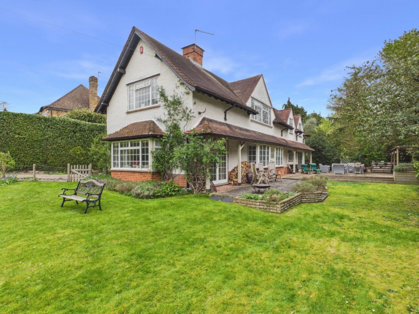 Blackpond Lane, Farnham Royal, Buckinghamshire, SL2