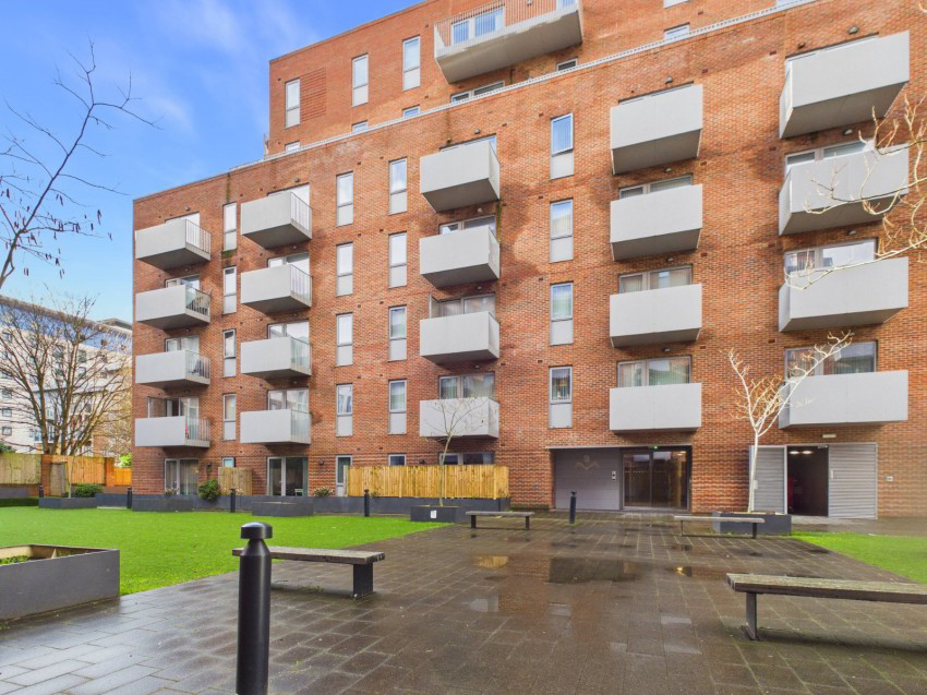 Petersfield Avenue, Slough, Berkshire, SL2