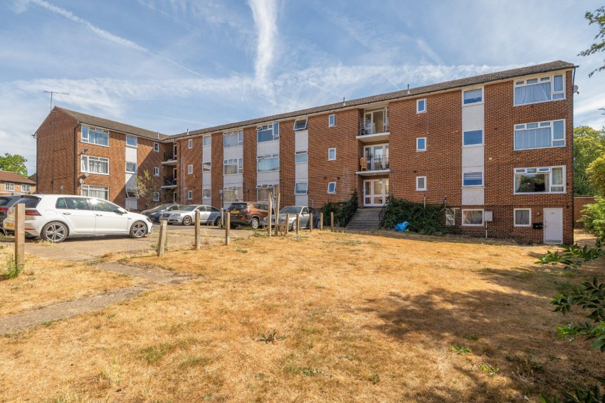Sandringham Court, Nr Burnham, Slough, Berkshire, SL1