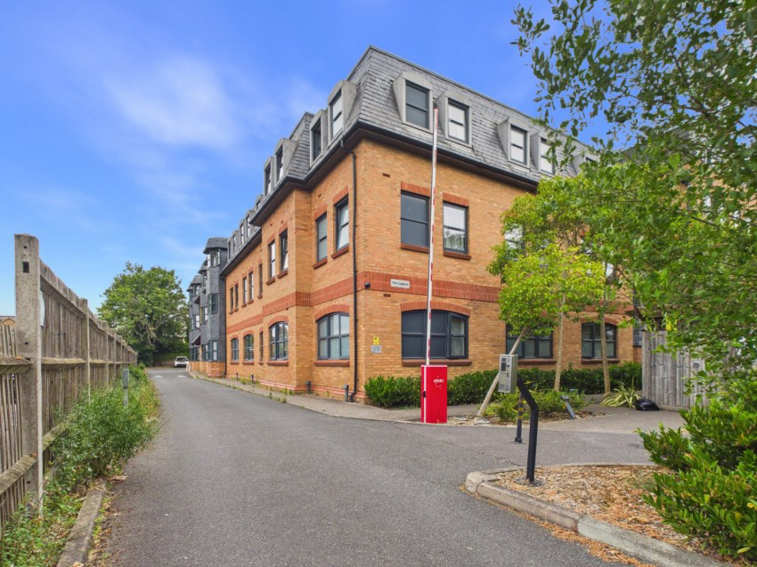 The Grove, Slough, Berkshire, SL1