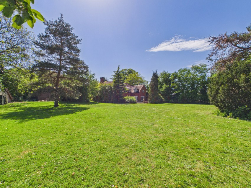 Windsor Road, Wraysbury, Berkshire, TW19