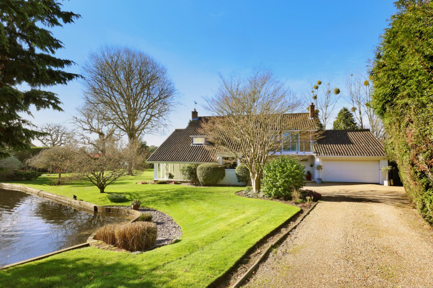 Lakeside Drive, Stoke Poges, Buckinghamshire, SL2