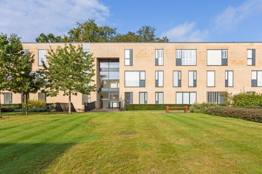 Cliveden Gages, Taplow, SL6
