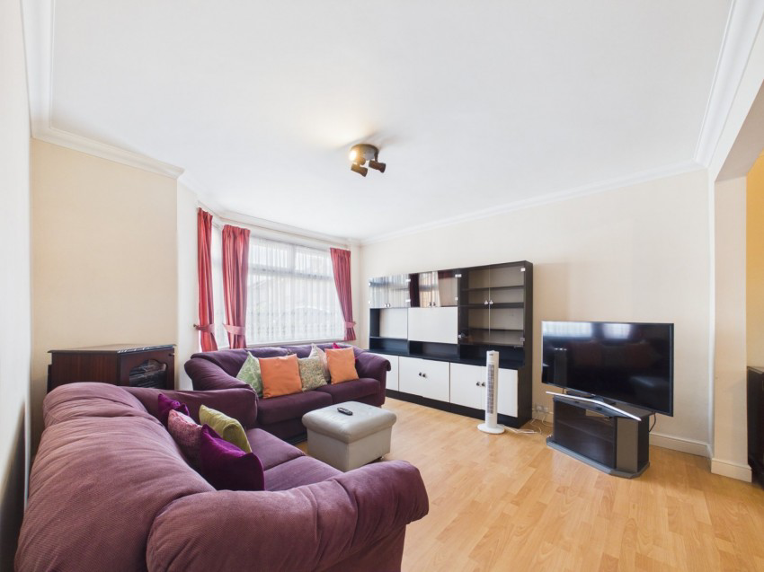 Rosemary Avenue, Hounslow, Middlesex, TW4, photo 2