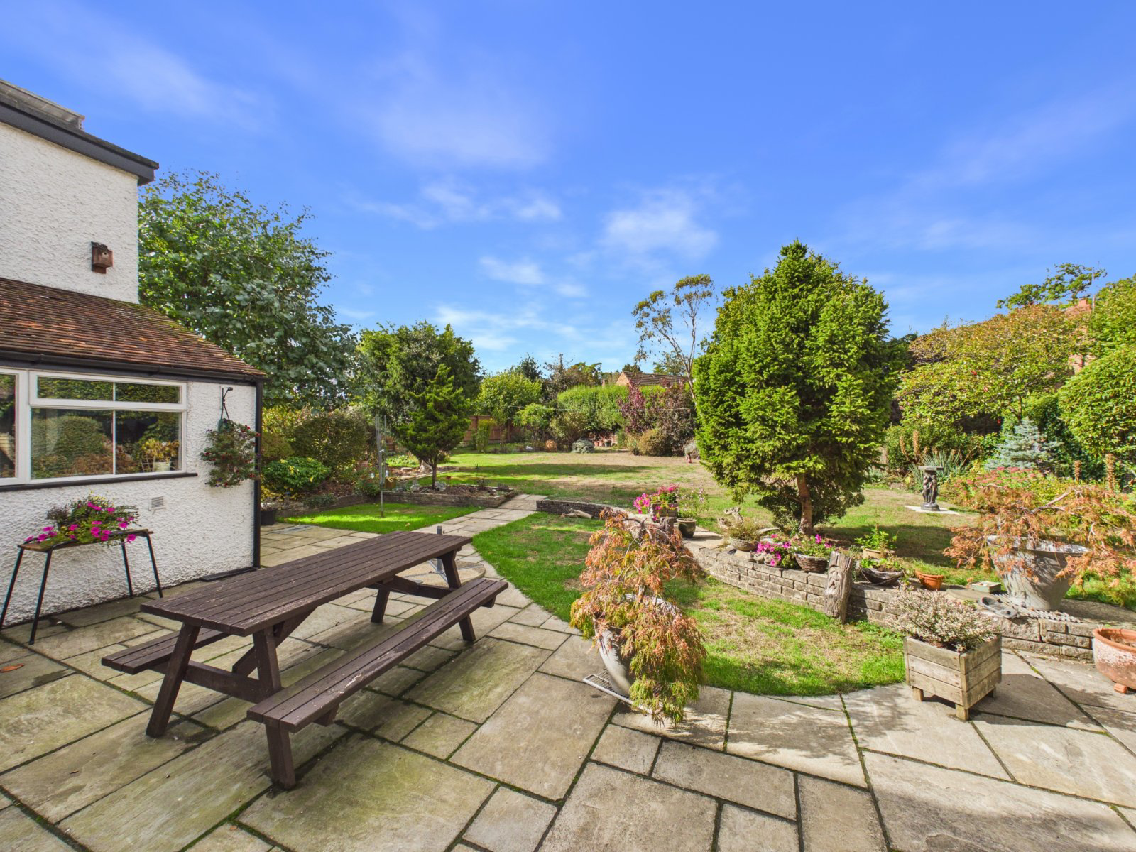 Treadaway Road, Flackwell Heath, High Wycombe, Buckinghamshire, HP10, photo 3