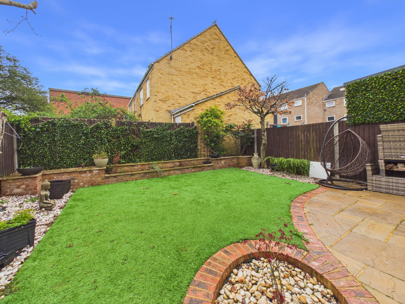 Rochfords Gardens, Slough, Berkshire, SL2