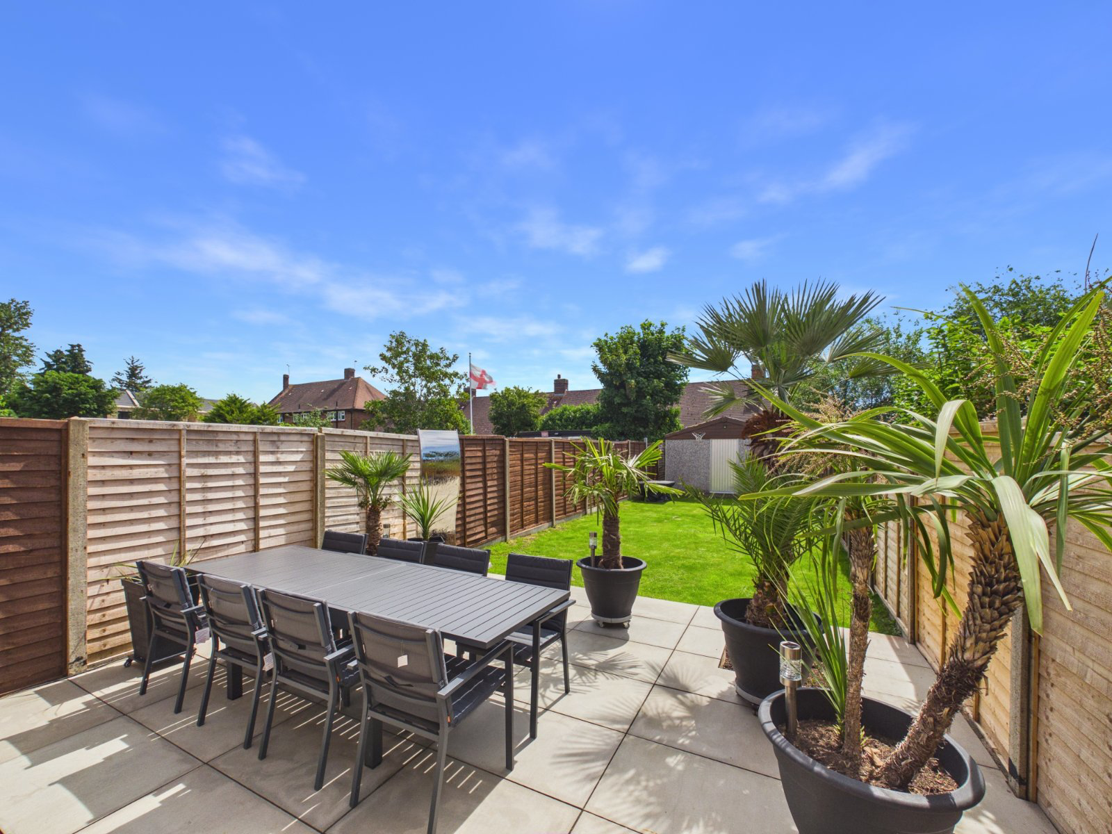 Colonial Road, Feltham, Middlesex, TW14