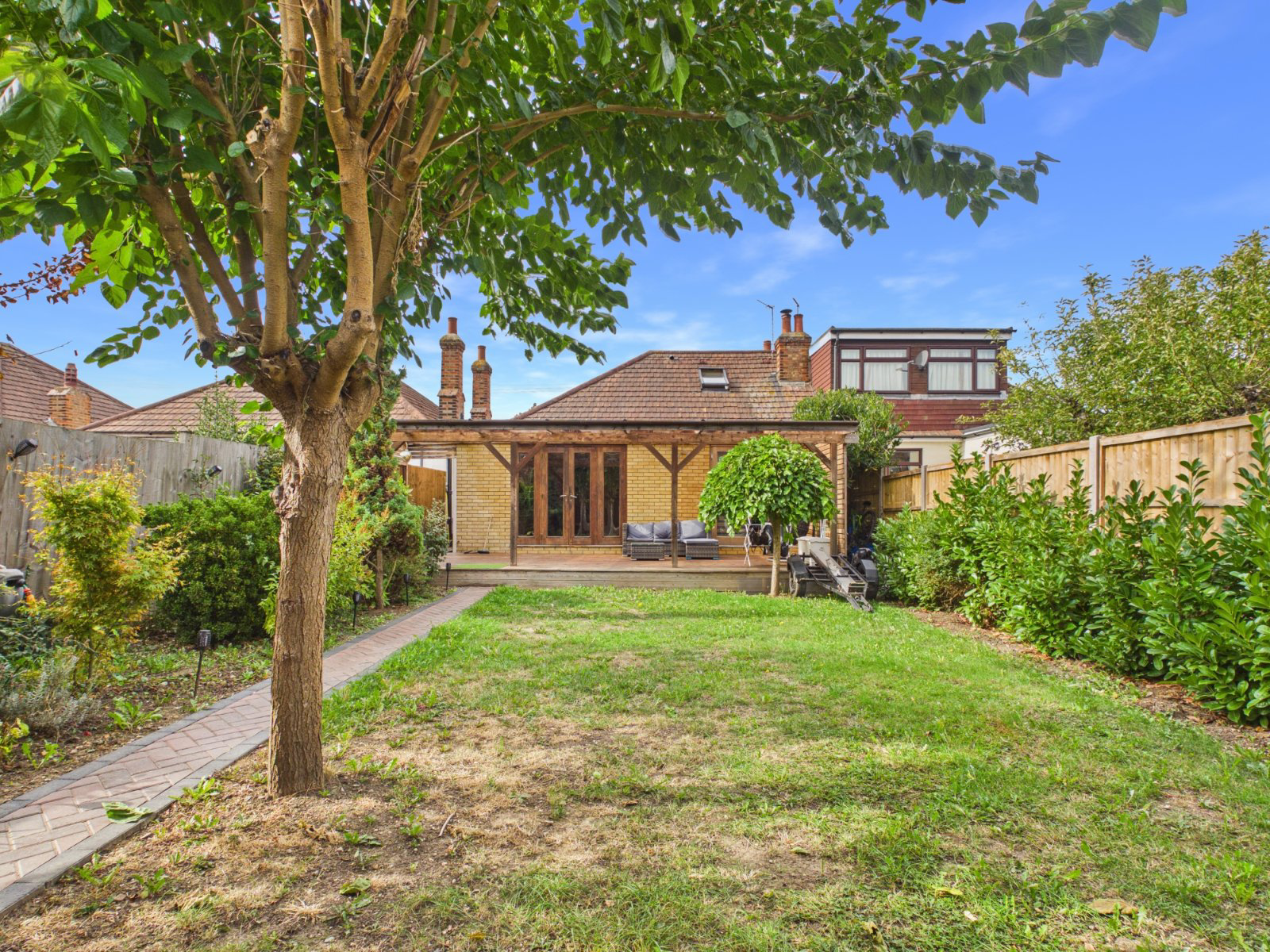 Sunbury Road, Feltham, Middlesex, TW13, photo 3