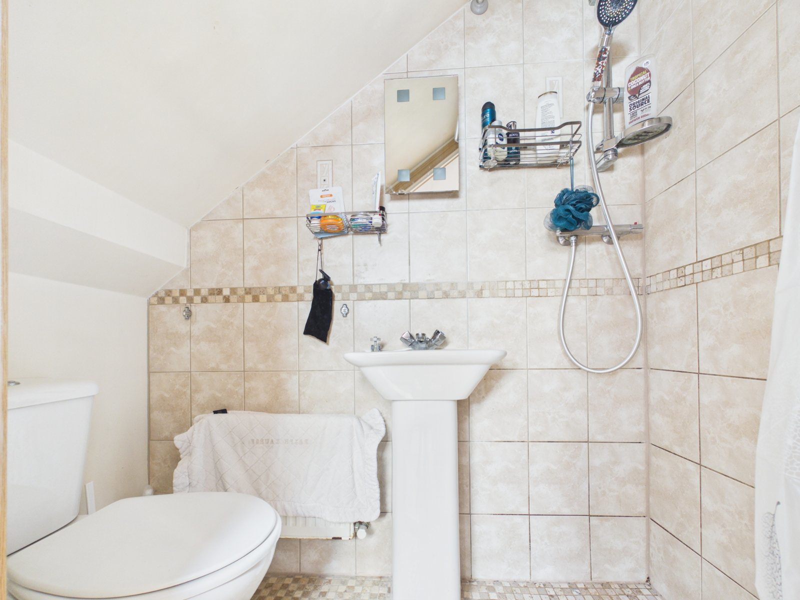 Sunbury Road, Feltham, Middlesex, TW13, photo 15