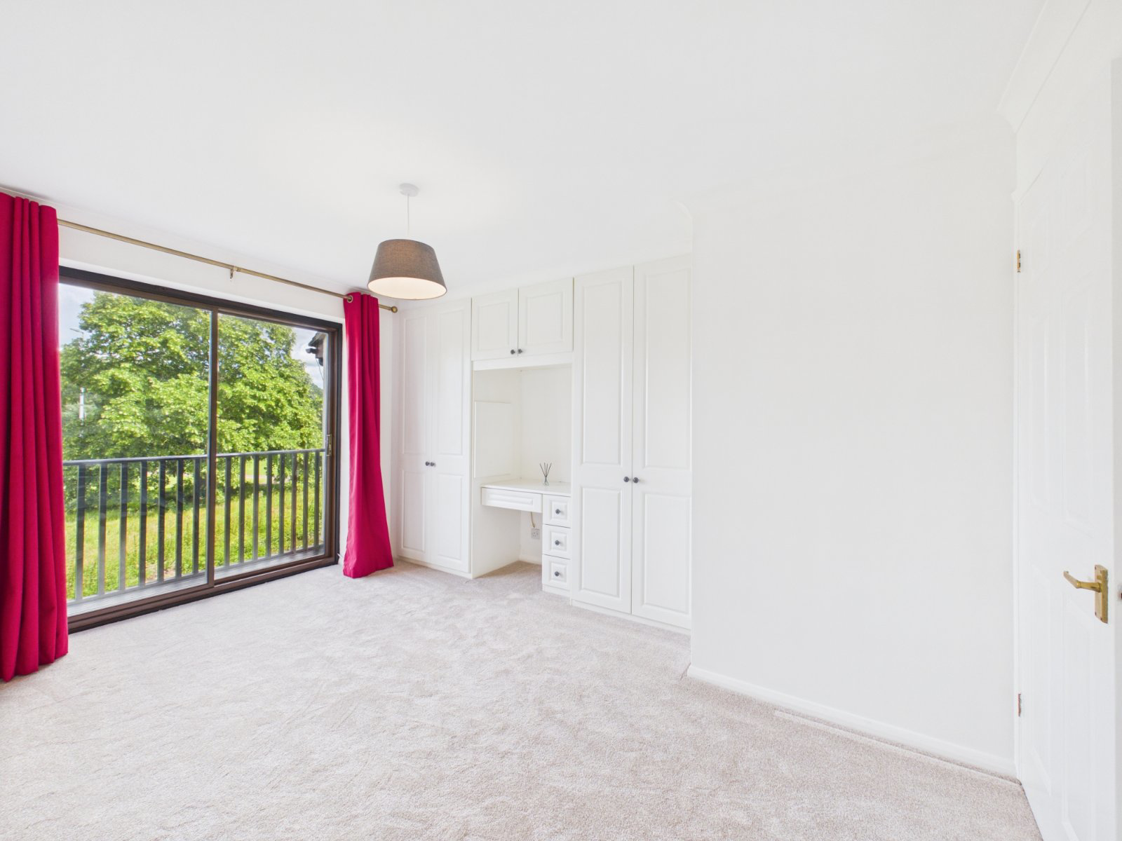 Kingsmead Road, High Wycombe, Buckinghamshire, HP11, photo 8