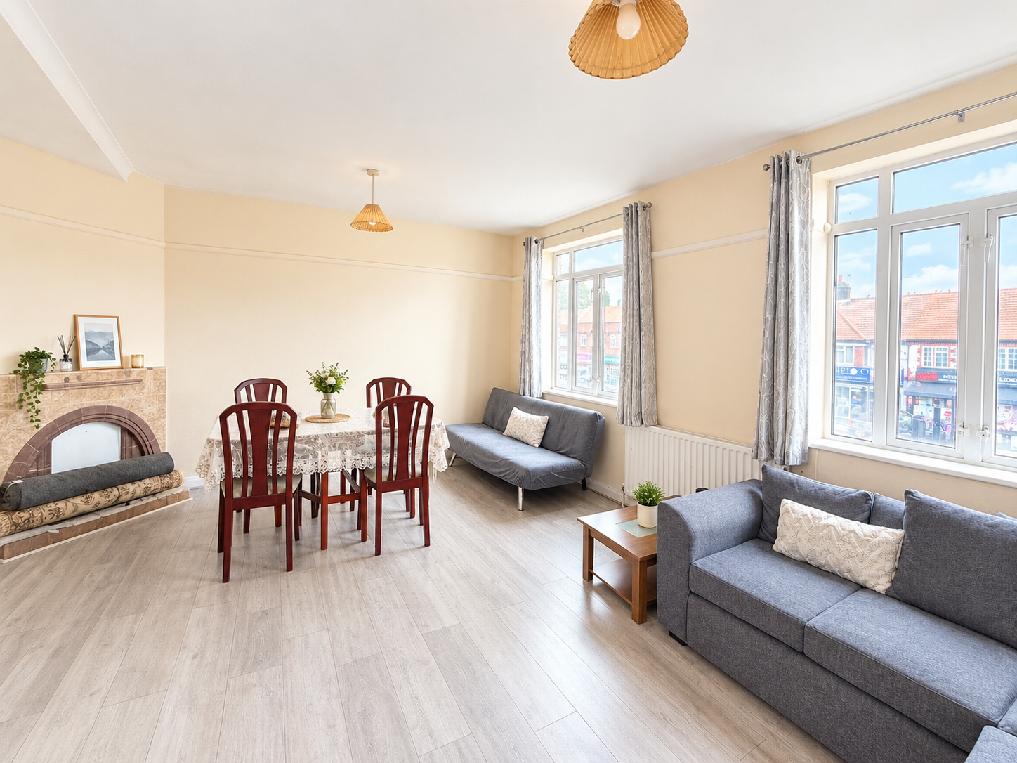 Broadway, Kingston Road, Staines-upon-Thames, Surrey, TW18, photo 2