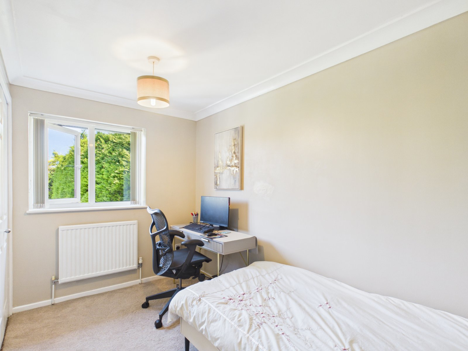 Blackett Close, Staines-upon-Thames, Surrey, TW18, photo 13
