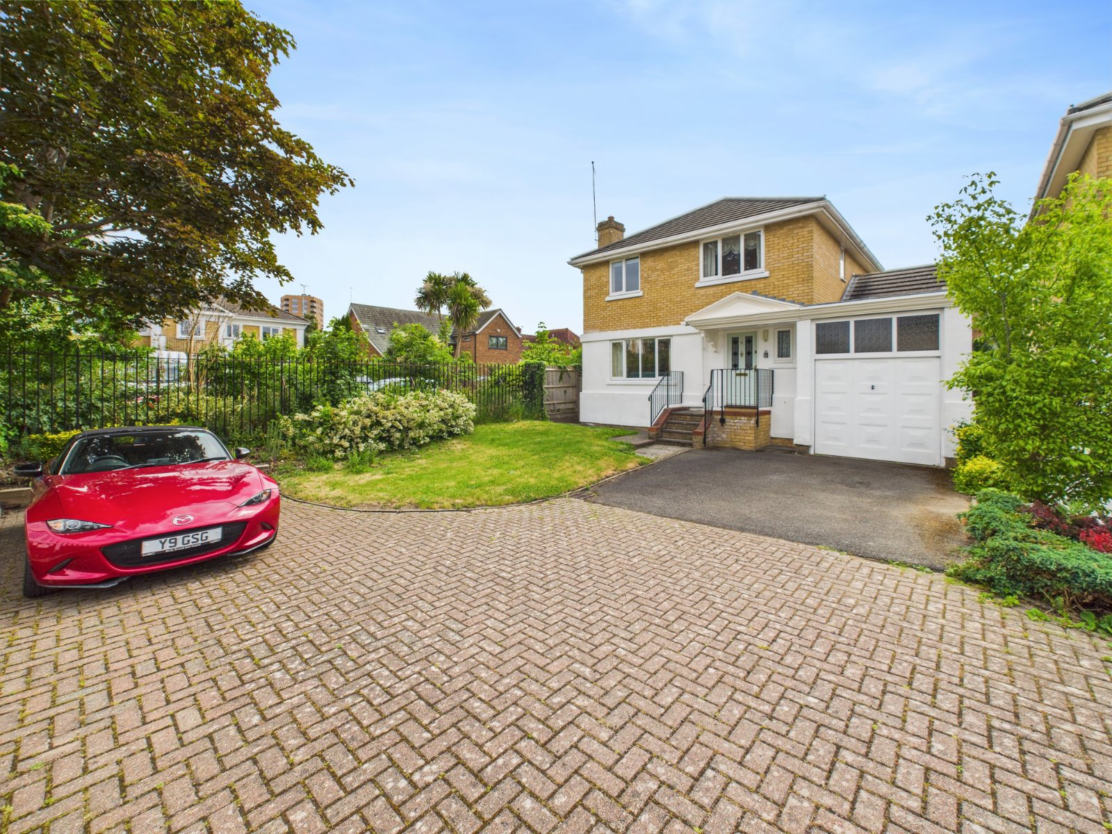 Simmons Place, Staines-upon-Thames, Surrey, TW18