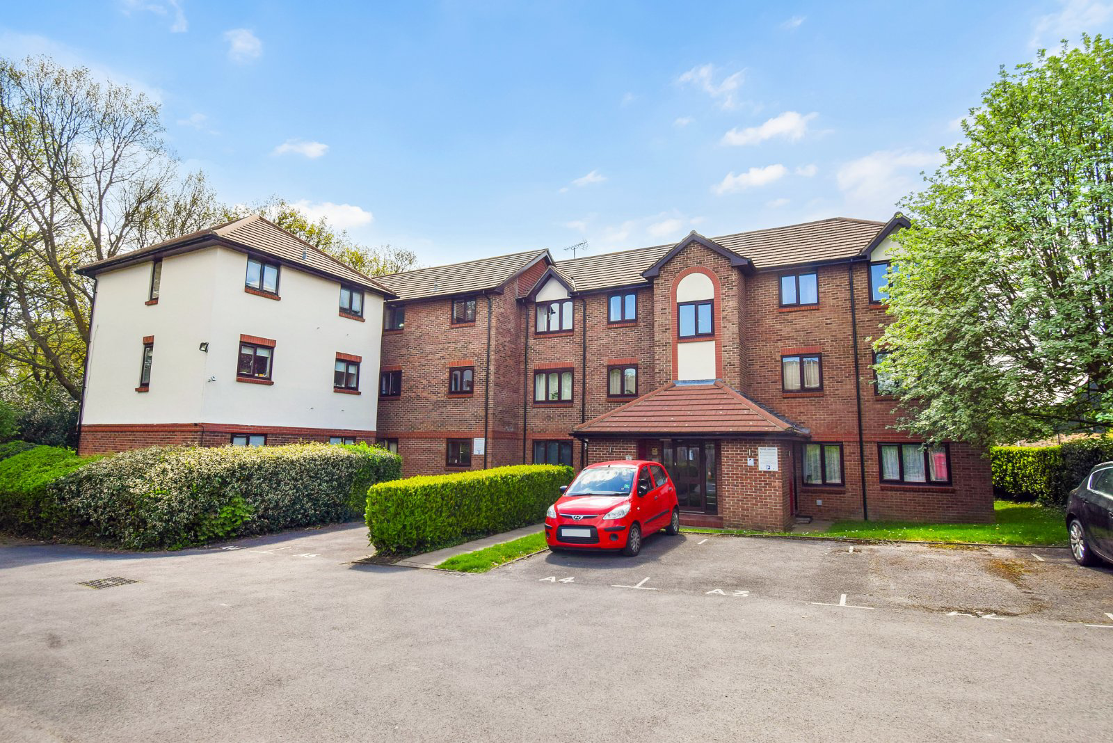 Littlebrook Avenue, Near Burnham, Berkshire, SL2