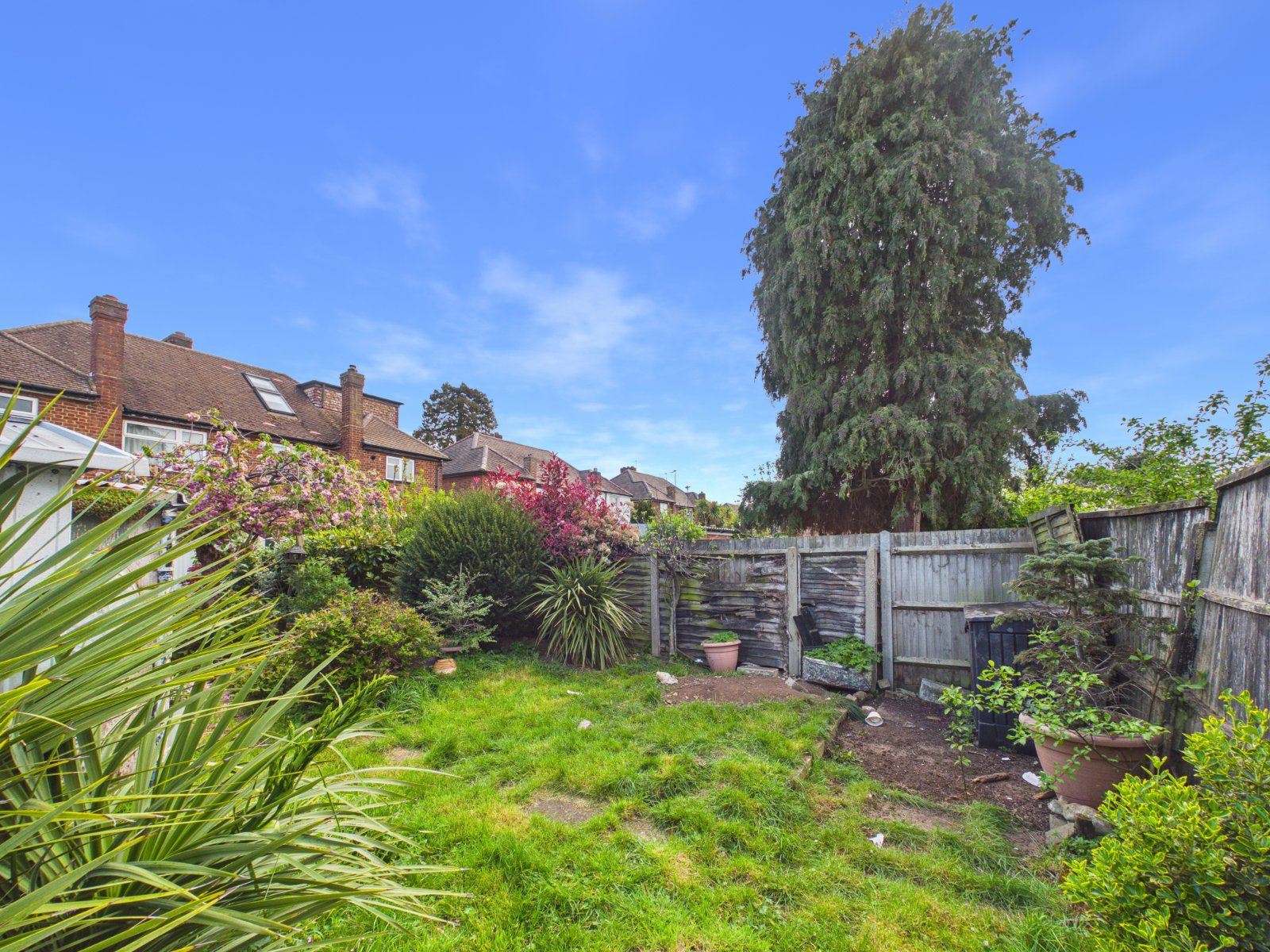 Lebanon Avenue, Feltham, Middlesex, TW13, photo 3