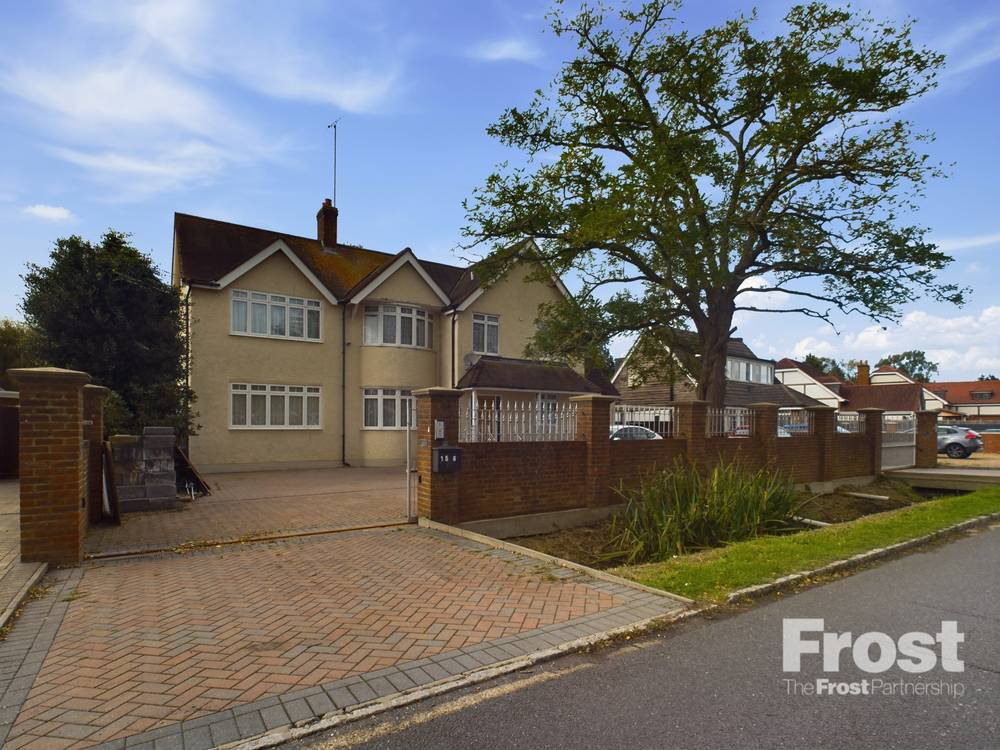 Coppermill Road, Wraysbury, Berkshire, TW19, photo 2