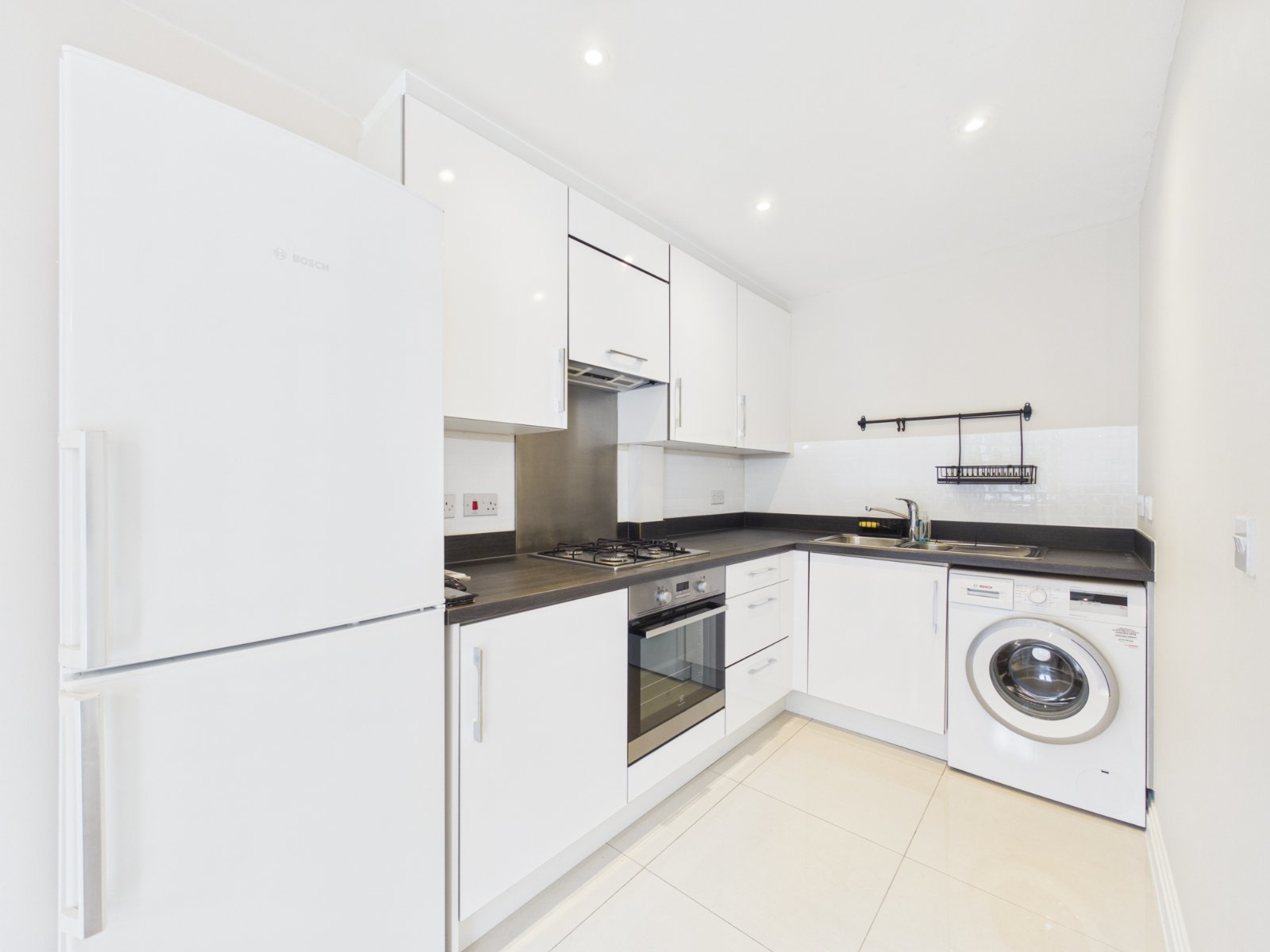 Hanover Close, Ashford, Surrey, TW15, photo 4