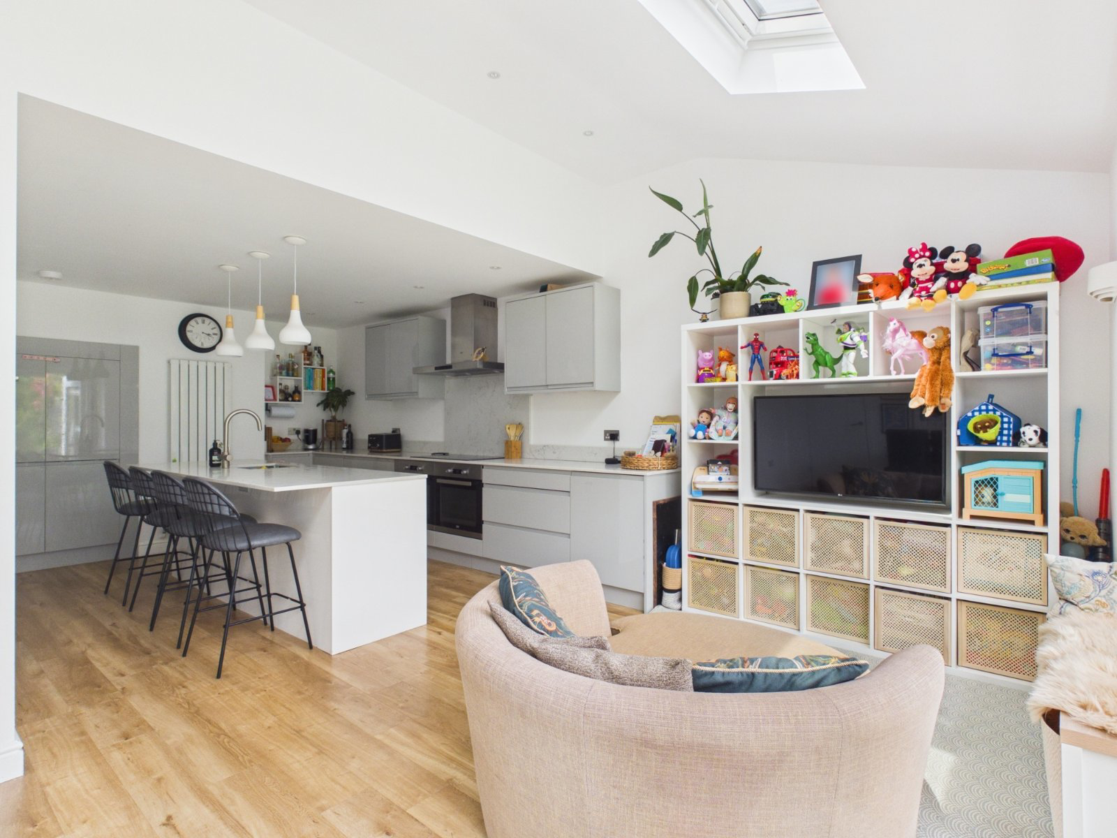 Meadow Walk, Bourne End, Buckinghamshire, SL8, photo 3