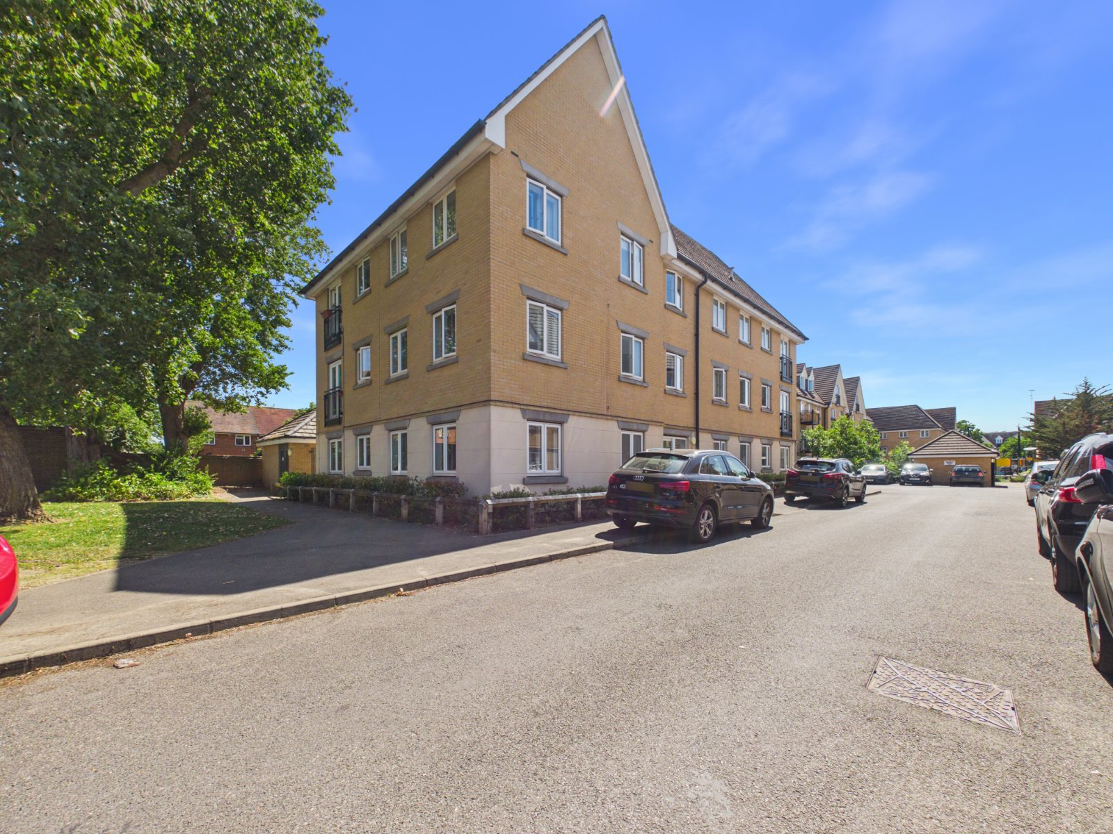 Fusiliers Way, Hounslow, TW4