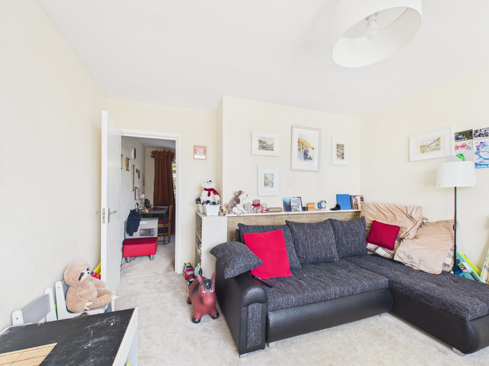 St. Georges Close, High Wycombe, Buckinghamshire, HP13, photo 12