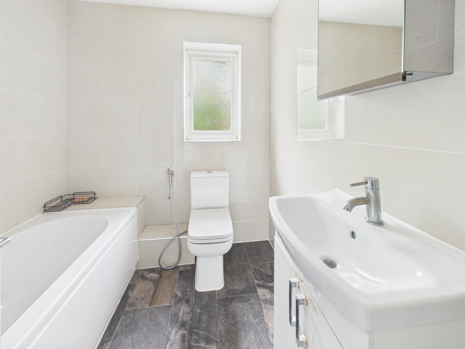 Vicarage Way, Colnbrook, Berkshire, SL3, photo 6