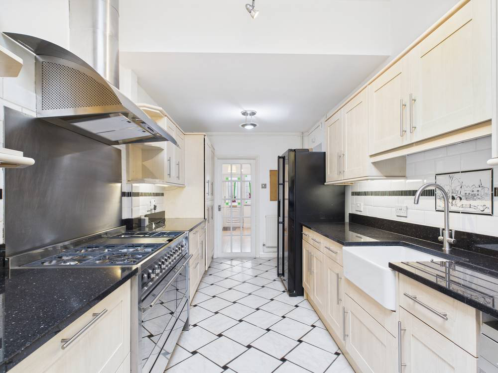 Grosvenor Road, Staines-upon-Thames, Surrey, TW18, photo 16