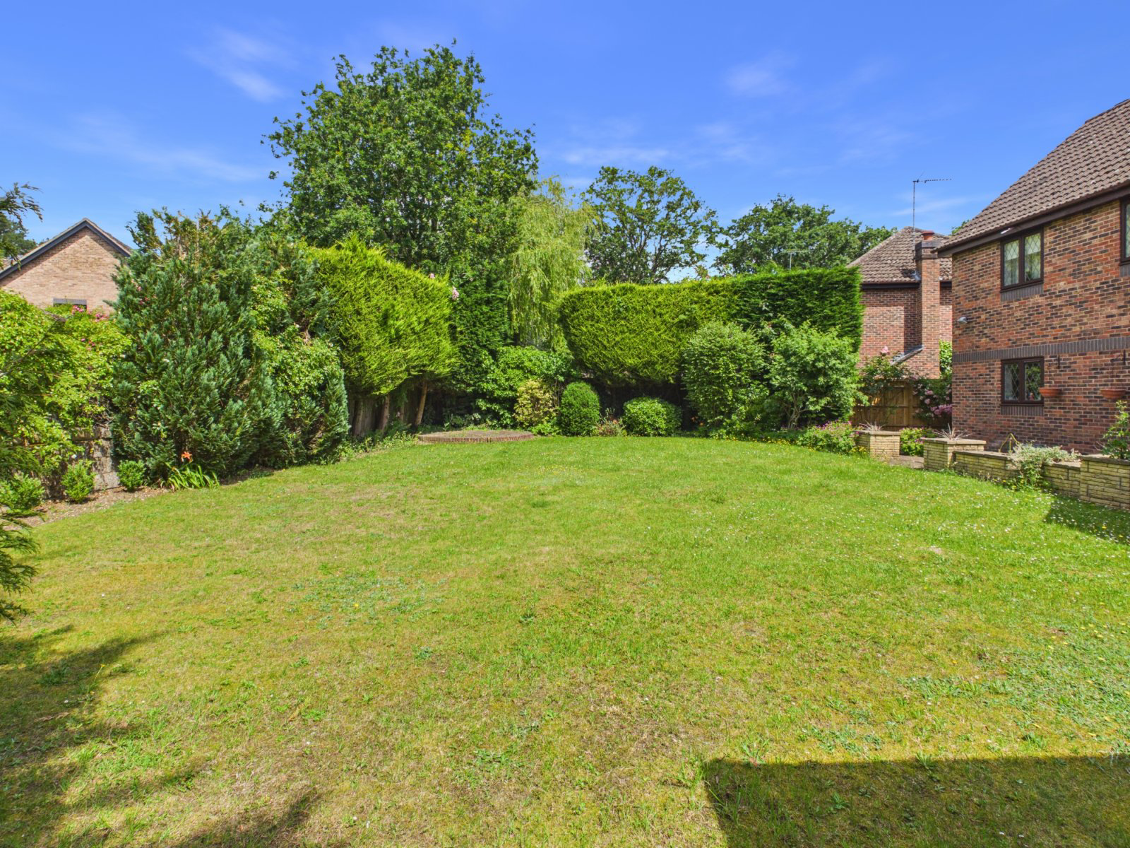Hammond End, Farnham Common, Buckinghamshire, SL2, photo 5