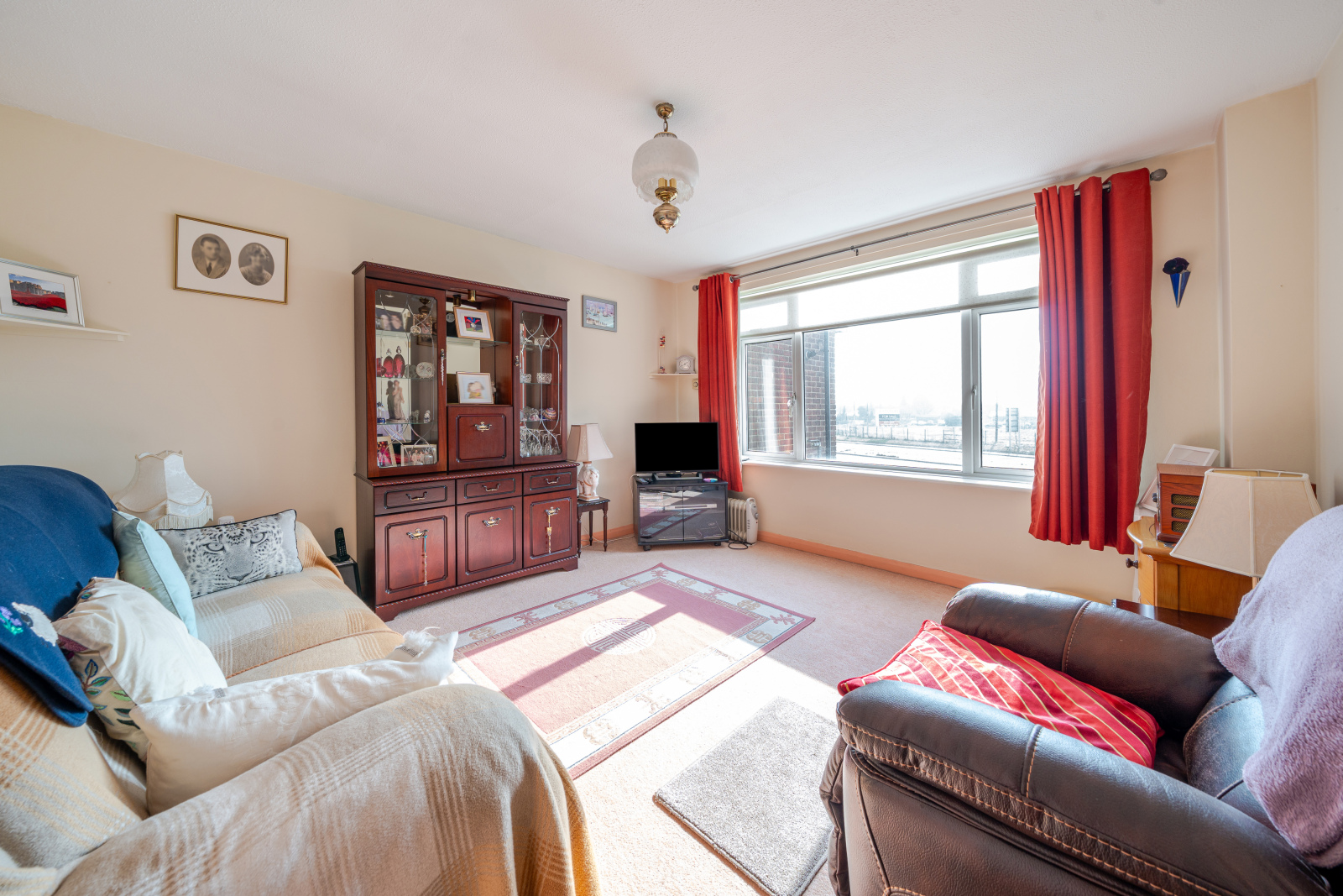 Bronsdon Way, Denham, Buckinghamshire, UB9, photo 5