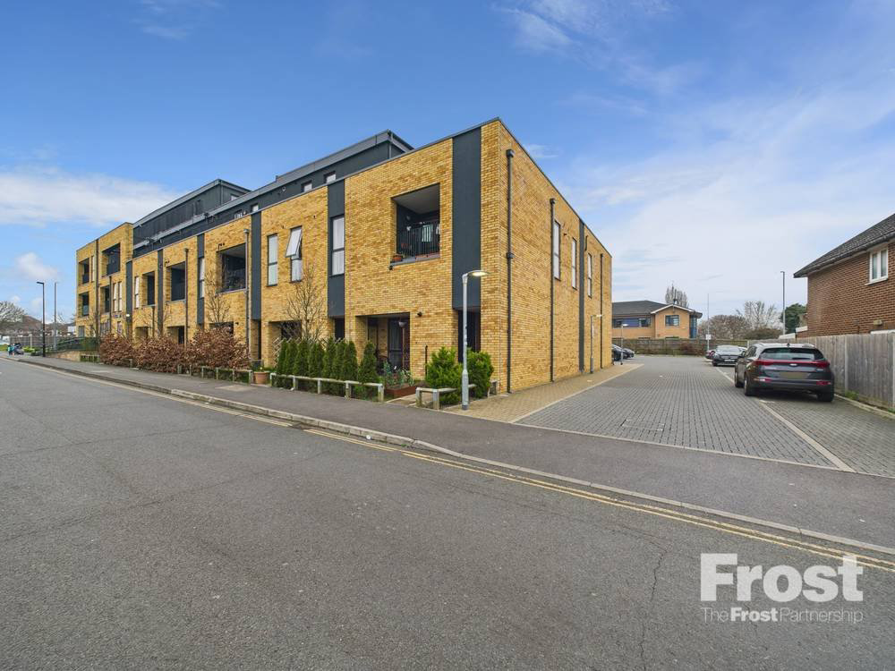 Southville Road, Feltham, TW14