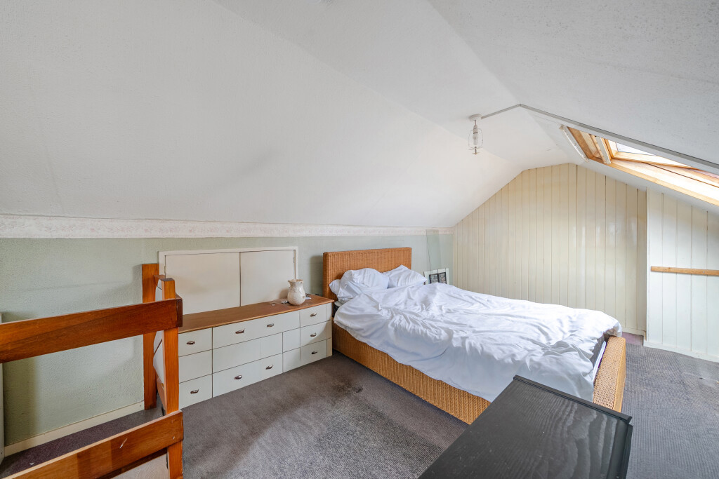 Barton Road, Langley, Berkshire, SL3, photo 10