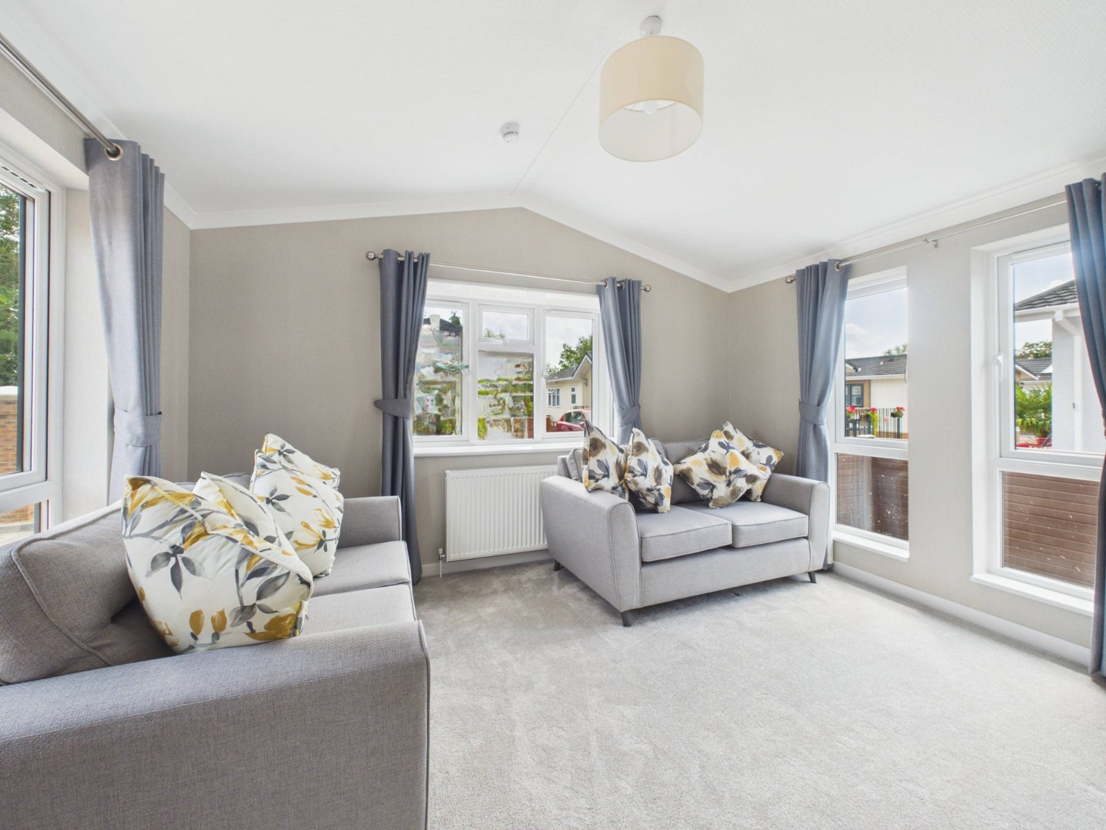 Lyngfield Park, Huxtable Gardens, Bray, Berkshire, SL6, photo 3