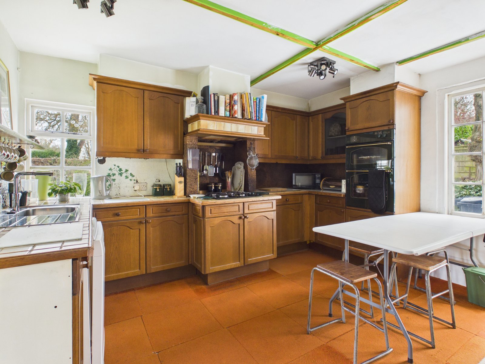Off Grange Drive, Wooburn Green, Buckinghamshire, HP10, photo 6