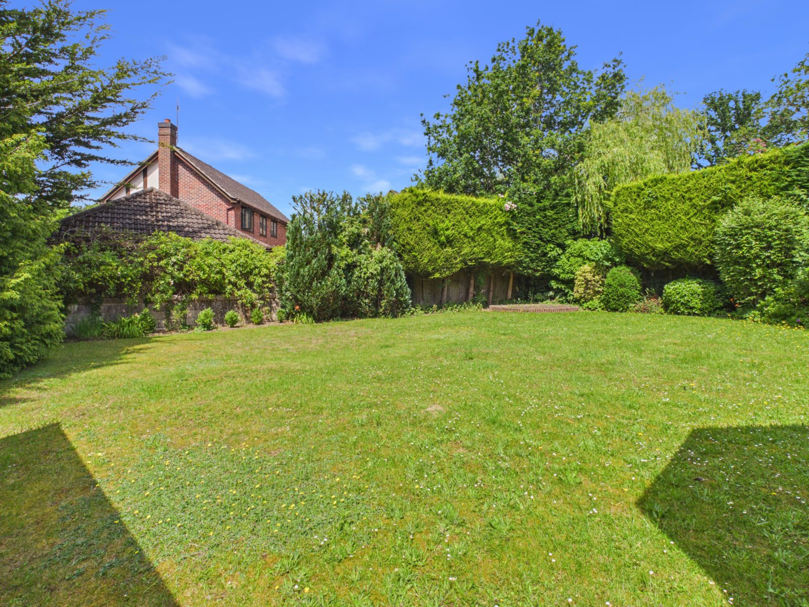 Hammond End, Farnham Common, Buckinghamshire, SL2, photo 6