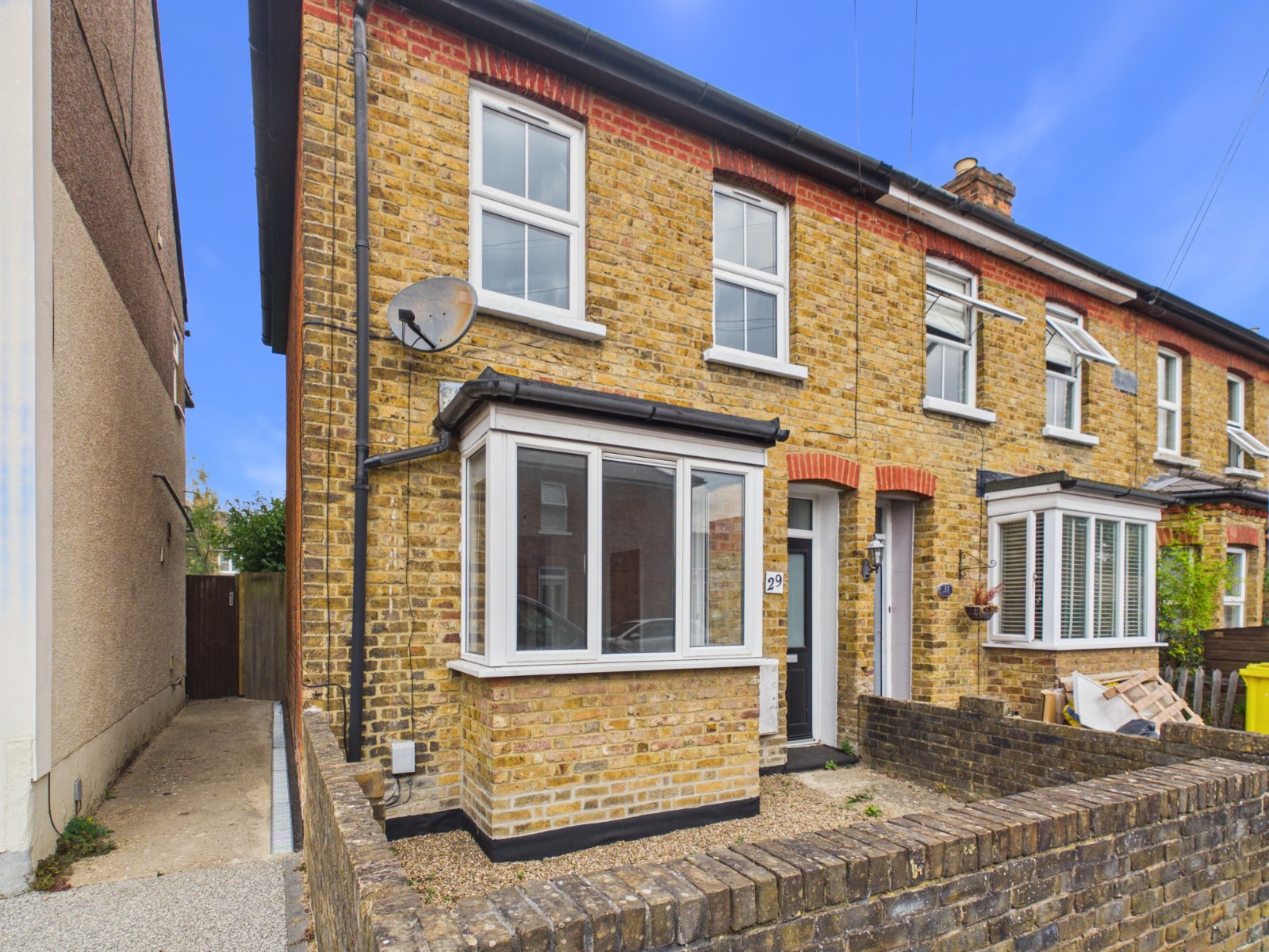 Chapel Park Road, Addlestone, Surrey, KT15